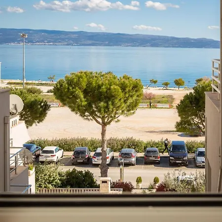 Imperium Ii - Beachfront Znjan *