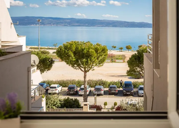 Imperium Ii - Beachfront Znjan *