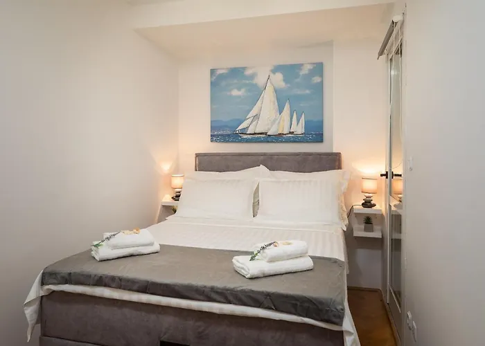 Imperium Ii - Beachfront Znjan Split