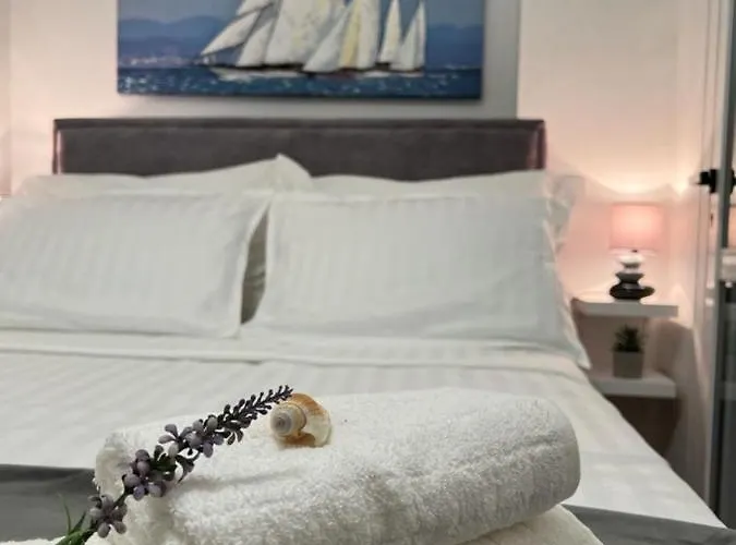 Imperium Ii - Beachfront Znjan Апартаменты Сплит
