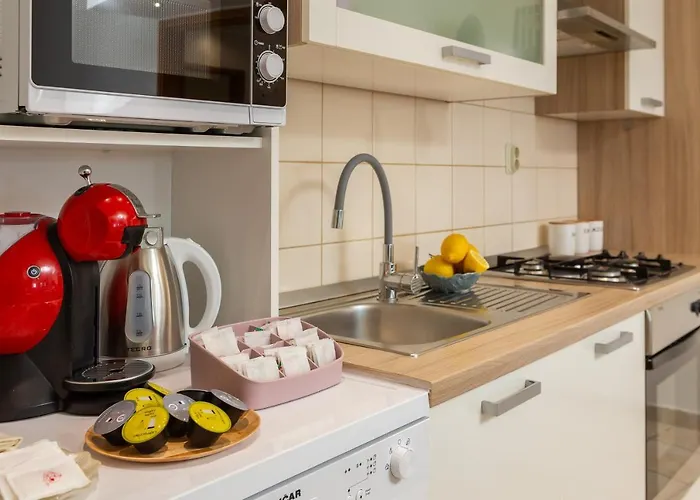 Imperium Ii - Beachfront Znjan Daire