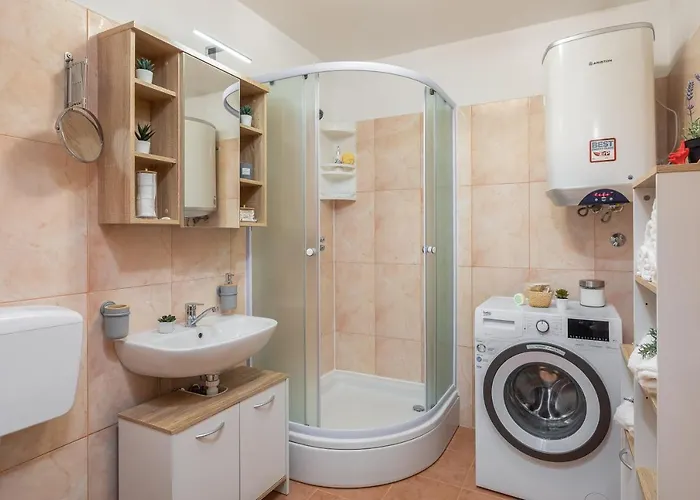 Imperium Ii - Beachfront Znjan *