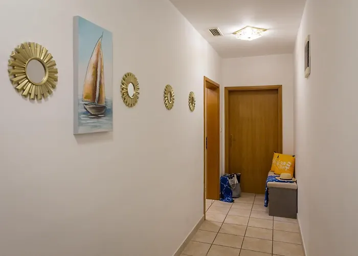 Daire Imperium Ii - Beachfront Znjan